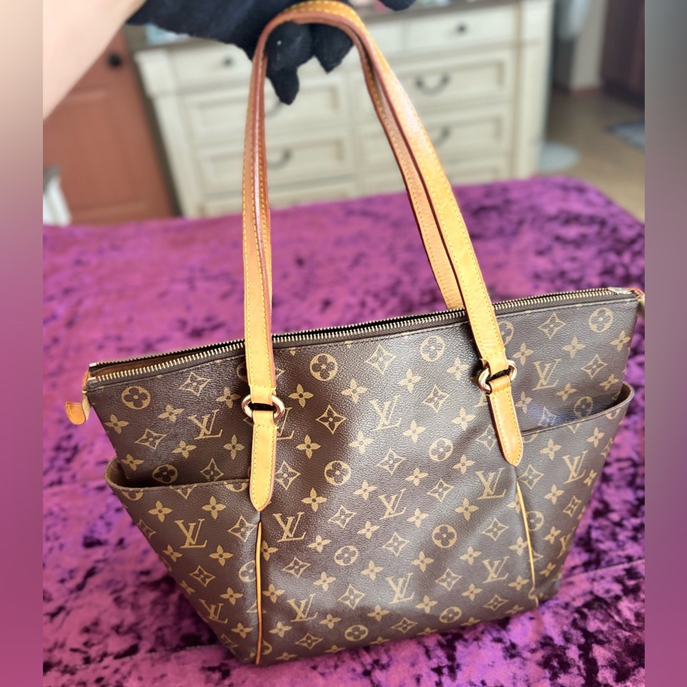 Louis Vuitton Monogram Canvas Totally MM Tote